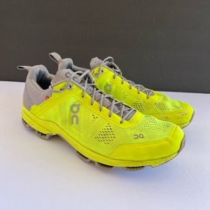 On cloud shoes mens sz 10